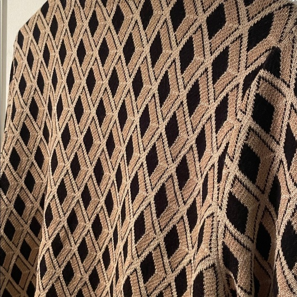 J. McLaughlin Large Cotton Blend Black Gold Diamond Patterned Cardigan w/ clasp - Picture 6 of 7
